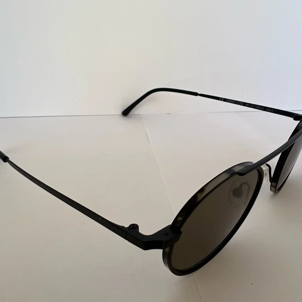 Vanni | Round, Metal Rim sunglasses - Picture 4 of 11